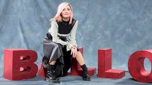 Nicole aimes she is sexy in the manner of a sorority girl