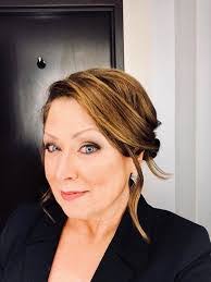 Suzanne Goins's Instagram, Twitter & Facebook