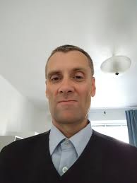 Good morning everyone! The clef change is well placed before the rest (is  it better to place two quarter note rests; in a 4/4?) or before the F?  Thanks