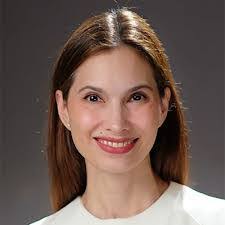 Nanette Medved's Instagram, Twitter & Facebook