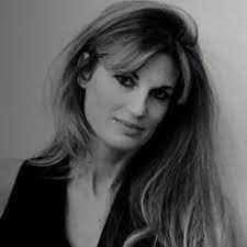 Say to the believing men that they restrain their eyes and guard their private parts…the onus is on men. Jemima Goldsmith Jemima Khan Twitter