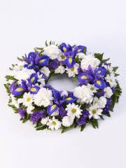 Our words may not take away the pain of losing a loved one, but they can help a grieving person feel loved and supported. Funeral Flower Arrangements Flowers For Funerals Interflora