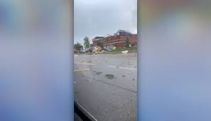 Widespread damage was reported following a suspected tornado touchdown near barrie. Dbd7lapac Gvhm