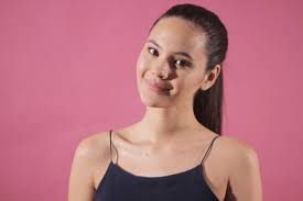 She is the winner of 2018 miss universe beauty pageant title. Catriona Gray Thinks She S Too Tall For Showbiz Preen Ph