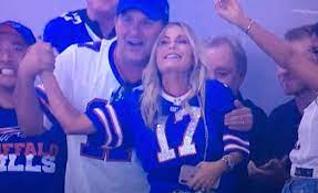 Different because the bills quarterback pulled the. Social Media Goes Nuts Over Josh Allen S Hot Mom During Bills Cowboys Thanksgiving Game Pic Tweets Total Pro Sports