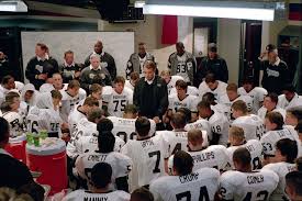 Friday Night Lights Movie Still 2004 Billy Bob Thornton Center As Coach Gary Gaines Plot In 2020 Friday Night Lights Movie Football Movies High School Football