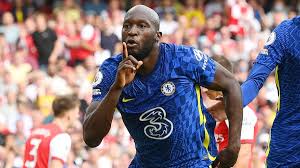 Romelu menama lukaku bolingoli (antuérpia, 13 de maio de 1993), mais conhecido como romelu lukaku ou somente lukaku, é um futebolista belga que atua como centroavante.atualmente, joga pelo chelsea. Dlzcx4bwjou74m