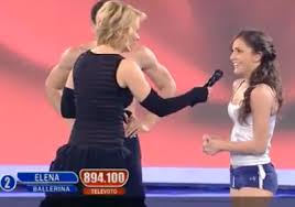 Rosa non ha mai fatto questo tipo di movimento e si vede che i suoi muscoli non sono ancora abituati. Amici 9 Elena D Amario Nuda Durante La Sfida