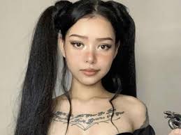 Learn all about bella poarch's meteoric rise to tiktok fame, as well as the many there's a lot of mystery surrounding bella poarch, including her age. Tiktok Star Bella Poarch Banned From Comments For Bizarre Reason News Break