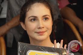 Arumi bachsin (lahir di jakarta, 19 februari 1994; Ayah Arumi Bachsin Meninggal Dunia Antara News