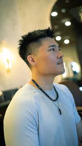 Barber Esther from Mid Valley Megamall in centre court always delivers  consistent haircut quality to her clients. One of the most experienced  female barber from Huuk barbershop. Tell us about your haircut