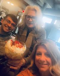 Thank you everyone for all the birthday wishes! I had a wonderful first day  of my last year im my fourties'😳 I spent the morning working, then went to  Grand Rapids got