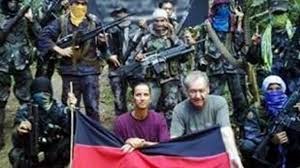Abu sayyaf group , arabic abu sayyaf (bearer of the sword) , militant organization based on basilan island, one of the southern islands in the philippine archipelago. Philippinen Abu Sayyaf Droht Deutsche Geiseln Zu Toten