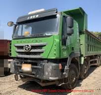 Used Green Saic Hongyan 8X4 Prime Mover Dump Hoist Truck 450HP Tipper Truck  in Good Condition