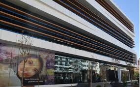 Konya necmettin erbakan üniversitesi müzik öğretmenliği bölümü'nden mezun. Sehit Senay Aybuke Yalcin Il Halk Kutuphanesi Hizmet Vermeye Basladi