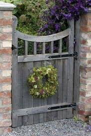25 Ideas For Decorating Your Garden Fence Diy Gartentore Garten Gartentor