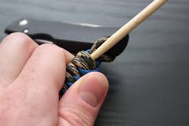 This style of cord is great for crafting into bracelets, lanyards or knife grips but probably won't be as strong as type 3 paracord which will take at least 550lbs. How To Make A Snake Knot Lanyard For Your Knife The Knife Blog