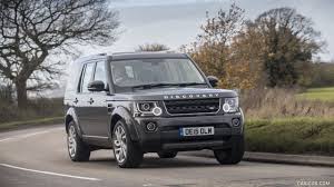 The discovery's history is over a quarter of a century long and it describes the car that propped up the first drives. 2016 Land Rover Discovery Landmark Front Hd Wallpaper 32