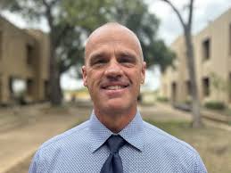 Daniel Echols's Instagram, Twitter & Facebook