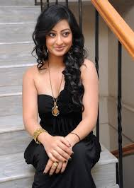 Beauty Galore HD : Kannada Film Actress Tejaswini Prakash Hot Cleavage Show