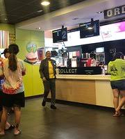 Werde teil unserer mcfamily und sichere dir einen job mit zukunft in einem angenehmen arbeitsumfeld. The 10 Best Restaurants Near Village Residence Hougang By Far East Hospitality Singapore Tripadvisor