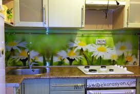 Mutfak tezgâh arası camlarda renk ve görsel seçimi. 3d Mutfak Tezgah Arasi Cam Kaplama Fiyatlari Ve Modelleri