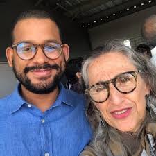 Hace poco alguien me preguntó a qué mujeres celebraría este mes. Pensé en  tantas empresarias, profesionales y mujeres de mi familia que admiro  profundamente… pero hoy quiero destacar a dos puertorriqueñas que