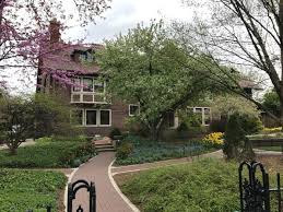 Debbie and tom abrahamson lives in the rollin furbeck house in oak park. Wikiloc Frank Lloyd Wright Houses In Oak Park Trail