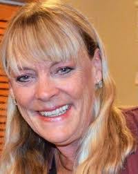 Lori Richie's Instagram, Twitter & Facebook