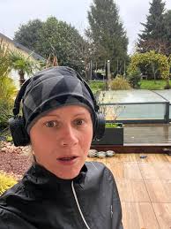 J'me suis dis « allez motives toi Oliv sinon tu vas pas courir de l'hiver,  t'es pas en sucre, va bien falloir t'y habituer c'est que le début de  l'hiver » et