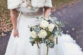 The look and texture of natural cotton is so beautiful for a winter wedding, use it for bouquets, wreaths and centrepieces. 16 Beautiful Ideas For Your Winter Wedding Bouquet