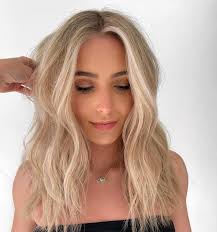 Nikki Pyle's Instagram, Twitter & Facebook