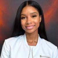 Candice Childs's Instagram, Twitter & Facebook