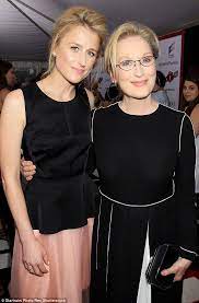 Meryl Streep And Mamie Gummer Attend Ricki And The Flash Premiere Mamie Gummer Meryl Streep Celebrity Moms