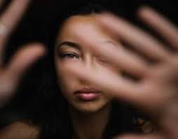 Stalker: chi è e come riconoscerlo dal suo profilo psicologico