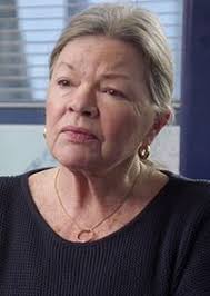 Show drama / thriller (4 seasons, 903 episodes) created in 2017 on tf1, with elisa ezzedine (camille meffre), cosima bevernaege (iris lotard) and sixtine dutheil (maud meffre). Episode 208 Manteau Rouge 19 Demain Nous Appartient S01e208 Tvmaze