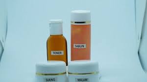 Kandungan dalam berbagai produk kecantikan adalah hal yang sangat penting. Krim Pemutih Wajah Tanpa Izin Bpom Laris Manis Di Online Shop Amankah Simak Investigasinya Berikut Halaman All Serambi Indonesia