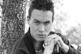 Eliza Hutton, prometida de Brandon Lee, rompe su silencio tras el accidente  de Alec Baldwin con un arma