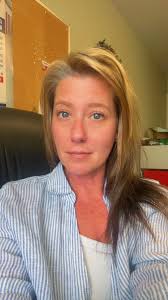 Me: "Look, but don't make it obvious."⁠ My friends: 👀⁠ ⁠ #everytime