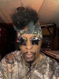 Losing lot's of friends this year, but I still got u.👏 Ur breath is  essential, do not pass me by. Dang D'Wiggins🙏 R.I.P. Tony! Toni! Tone!  Raphael Saadiq #family #friends #fans #MyFolks ...