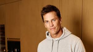 Tom Brady acumula negócios, confusões e especulações sobre presidência após divórcio de Gisele