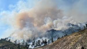 Alexander Mountain Fire burns near Loveland