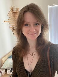 Roommate wanted in Brentwood apartment