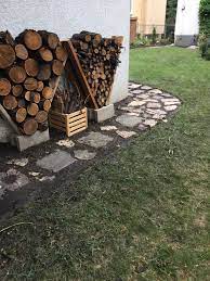 Fire Wood Holder Kindling Holder Easy Do It Yourself Diy Cinder Blocks And Wood Built By Karin Hiebert Diy Backyard Outdoor Firewood Rack Diy Outdoor