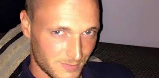 Tiró una computadora con 184 millones de dólares en bitcoins y está  desesperado