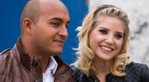 Ám a közösséget hajdan összetartó szokásrendszer időközben. Szabo Zsofi Kis Zsolt Szabo Zsofi Ferje Kis Zsolt Foglalkozasa Szabo Zsofi Mar