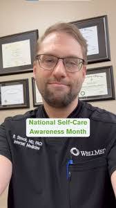 Robert Streck's Instagram, Twitter & Facebook