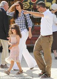 E mamma monica bellucci si emoziona. Monica Bellucci I Ve Become More Beautiful With Age Daily Mail Online