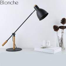 Lampe bureau en promotion chez but. Lampe De Bureau A Led Ajustable Metal Et Bois Noir Ou Blanc Lumeers