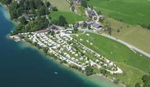 Gerne begrüßen wir auch ihren vierbeinigen liebling bei uns am campingplatz. Camping Am Wolfgangsee Wolfgangsee Info Das Info Portal Fur Den Wolfgangsee